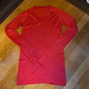 Lululemon Swiftly Tech L/S bright red, size 6